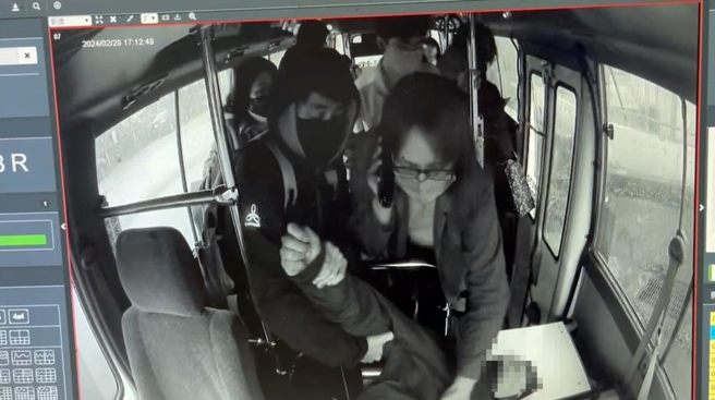 基隆市公车处的R86路线公车司机，29日傍晚突感身体不适，仍力拚将车辆安全停妥才失去意识昏迷。（本报资料照）