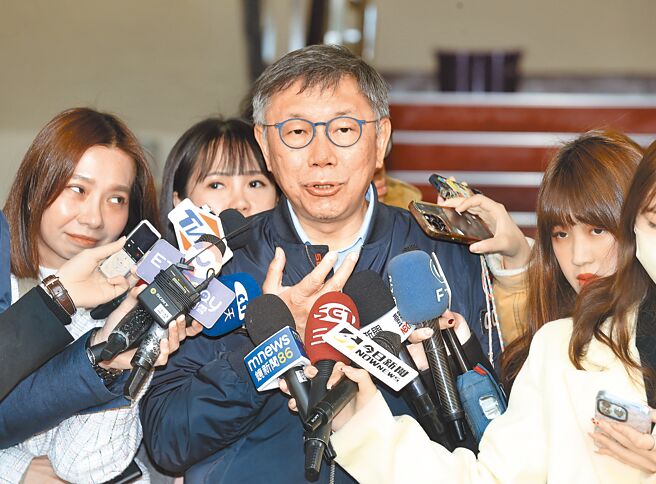 民眾黨主席柯文哲8日出席立法院黨團晨會，針對國民黨立委翁曉玲日前提案總統選舉採2輪投票制度，引發各界議論，柯表示「國民黨不要那麼有自信，誰贏誰輸很難講」。（姚志平攝）