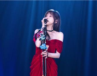 王心凌曝春节做「沙发马铃薯」 充满电力「龙光焕发」