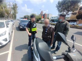 8旬翁想搭便家卻忘了回家之路 騎士無奈求助波麗士