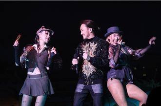 鄭中基攻蛋第2晚點名張學友、陳慧琳合唱！萬人嗨翻暴動了