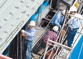 百萬勞工年金平均月領1.8萬 勞團籲雇主提撥8％