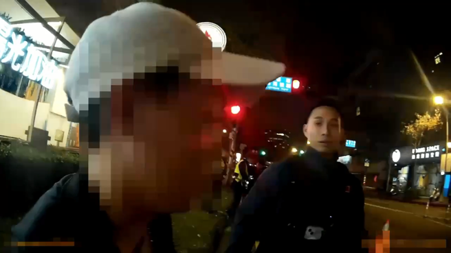 汪姓女子潛逃2年謊報個資，被警方揭穿，她遭到發布6條通緝。（翻攝畫面）