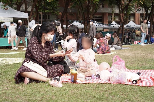 2024年3月10日新北市／新北市農業局與國立台北大學攜手舉辦「三峽綠茶季」，於3月16及17日在三峽校區心湖旁草坪辦理野餐派對開幕。（新北市農業局提供／劉瑋晴新北傳真）