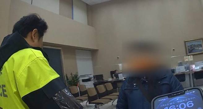 張姓婦人聽信對方可以代購名牌包等增值，220萬元血汗錢嫌遭詐騙。（翻攝畫面）