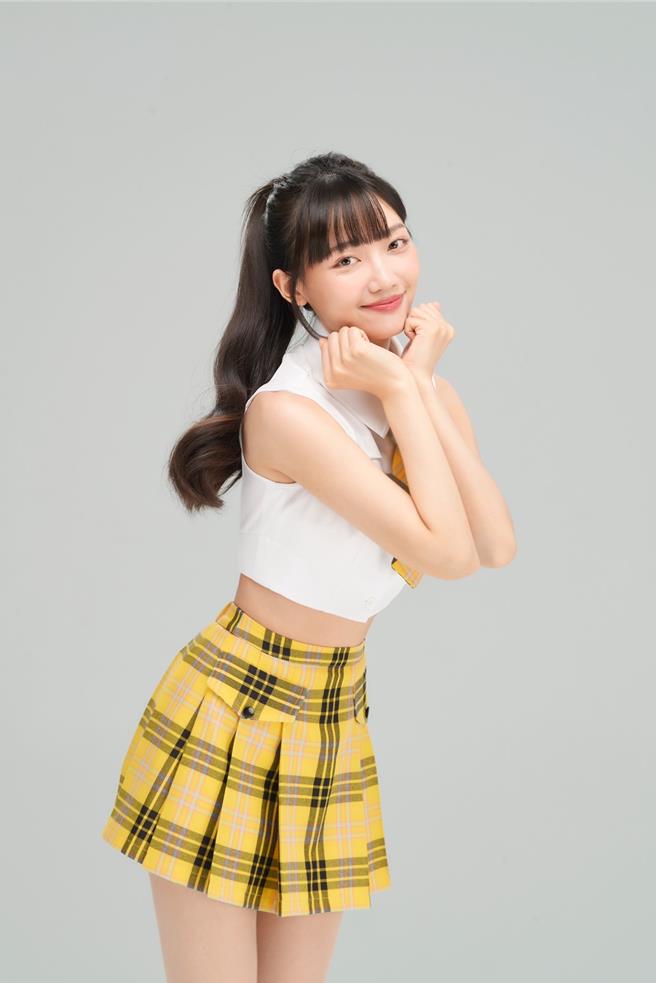 少鹽是中信兄弟啦啦隊「Passion Sisters」的新成員。（經紀人提供）