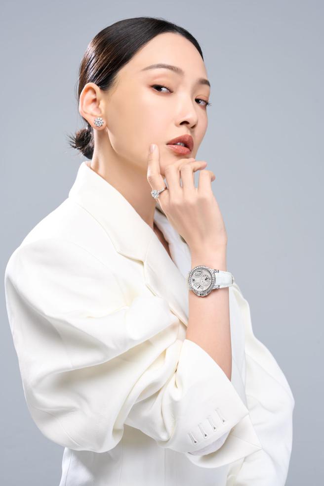 林映唯坦承自己是緊張大師，為接演舞台劇《婚內失戀》，求好心切的她早已開始背台詞。（JOJ PHOTO攝，專題企畫／中時時尚，服裝提供／CHLOE）