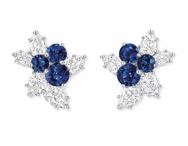 海瑞溫斯頓Berry Cluster藍寶石與鑽石耳環。（Harry Winston提供）