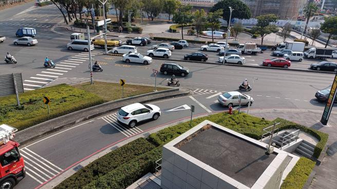 改善之后车流较为顺畅（图片来源：高雄市交通局提供）