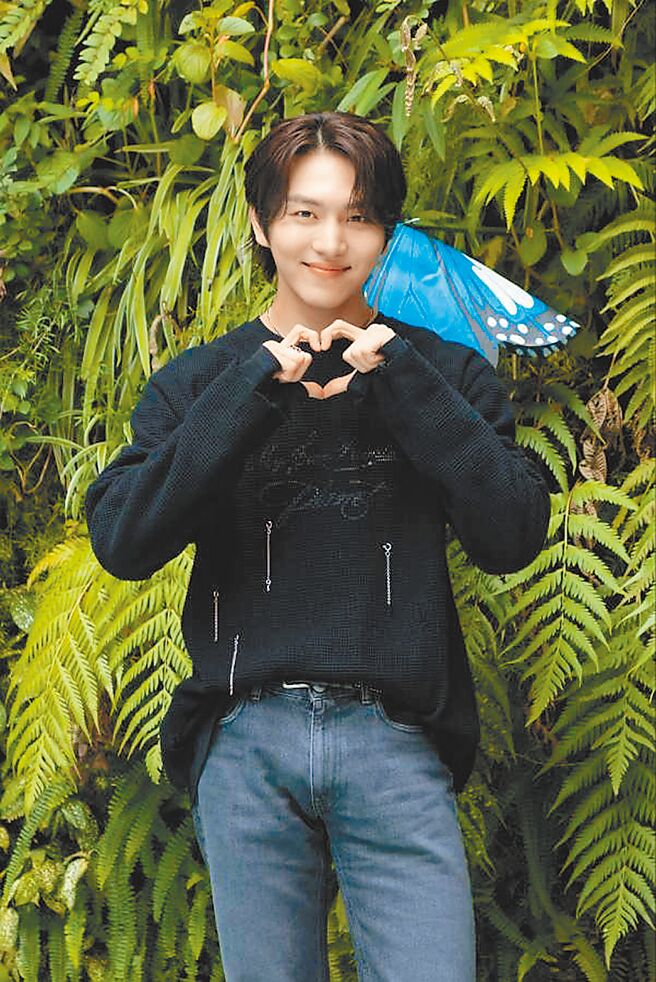 KINO首度以个人身分来台开唱，9日接受联访态度亲民。（星月文创提供）