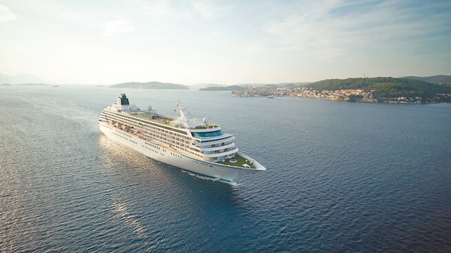 艾旅国际旅行社尊荣代理Crystal Symphony水晶交响号奢华亮相。（艾旅国际旅行社提供）