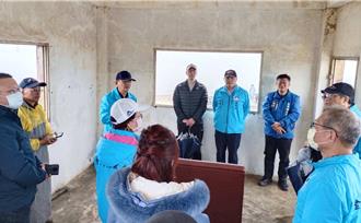 海景電影院石板步道是「墓碑」？ 金門業者：基於「放水流」習俗