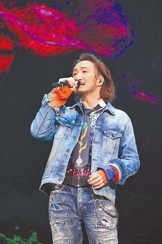 「曾讓你們失望過」 鄭中基淚謝粉支持