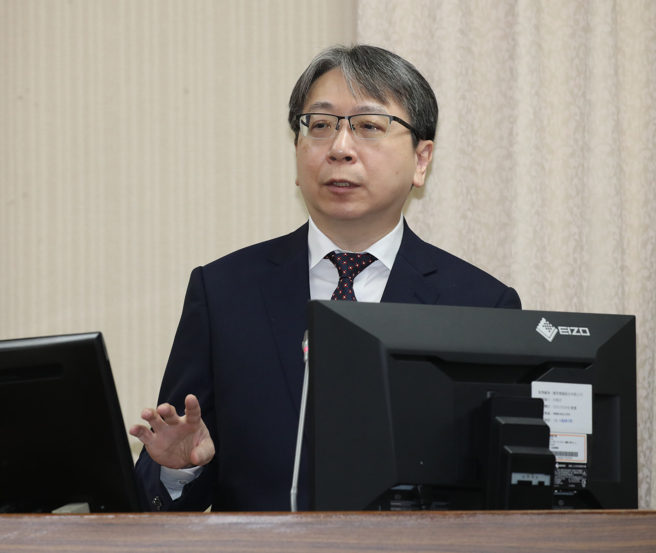 立法院外交及國防委員會11日邀請國家安全局局長蔡明彥（圖）報告「因應中共兩會召開及年底美國總統大選，就國際及兩岸局勢發展之研析」，併請國防部副部長、海洋委員會海巡署署長列席，並備質詢。（劉宗龍攝）