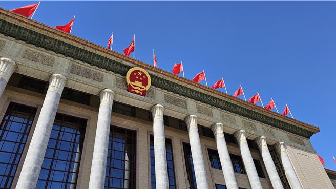 大陆全国两会期间，多个负债严重省市与国有银行家会面，商讨债务减免。（蓝孝威摄）