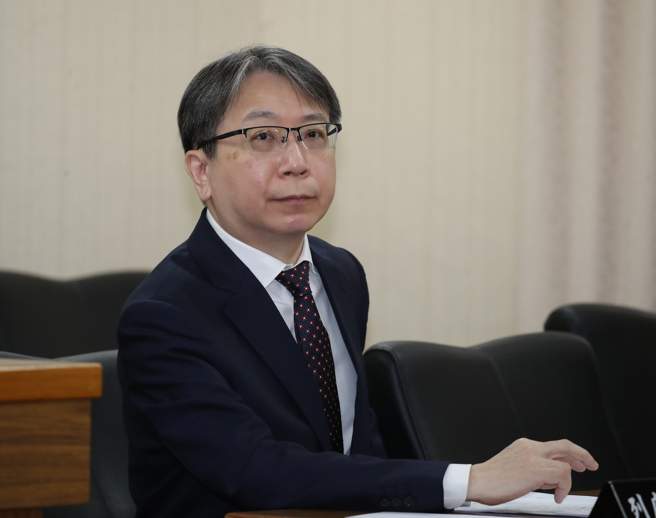 立法院外交及国防委员会11日邀请国家安全局局长蔡明彦（图）报告「因应中共两会召开及年底美国总统大选，就国际及两岸局势发展之研析」，併请国防部副部长、海洋委员会海巡署署长列席，并备质询。（刘宗龙摄）