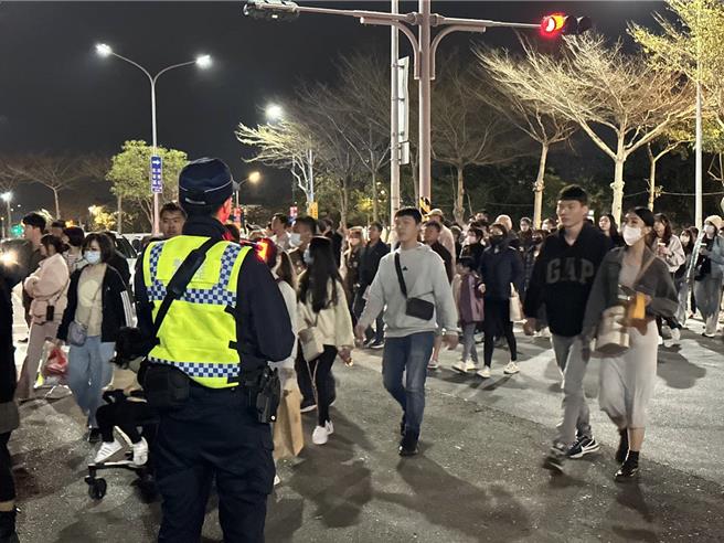 「2024台湾灯会」昨晚闭幕，南市府警察局36天展期累积动员入5495名警力。（台南市政府警察局提供／张毓翎台南传真）