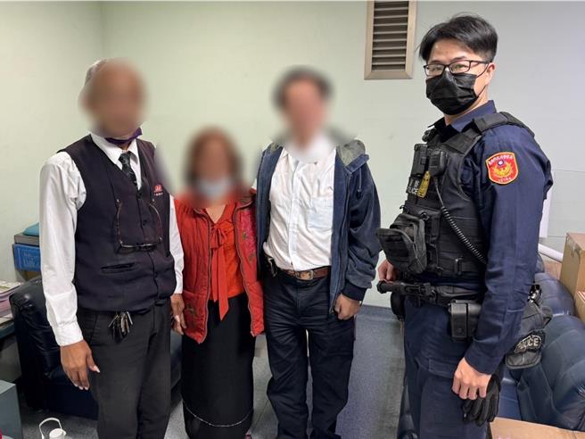 陈翁对于警方仅用10分钟就协助找回钱包，感激不已。（民眾提供／宝智华台南传真）