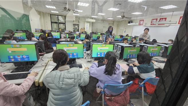 112學年度國小國中高中高職學生「新竹英語字彙王競賽」近日在新竹市光復高中登場。（光復高中提供／陳育賢新竹傳真）