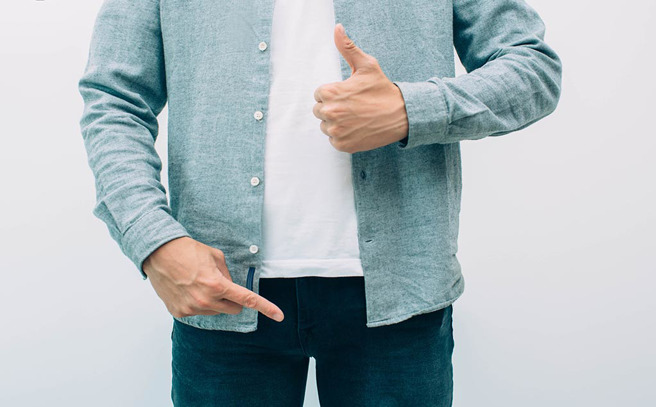 男子把小孩的「跳跳马」玩具当飞机杯实测，引爆网友热议。(图:shutterstock/达志)