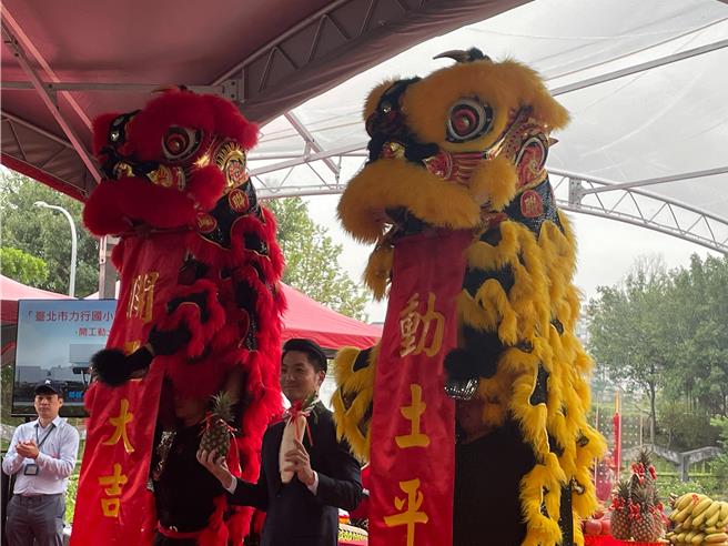 台北市長蔣萬安出席台北市力行國小活動中心新建工程動土典禮。（劉彥宜攝）