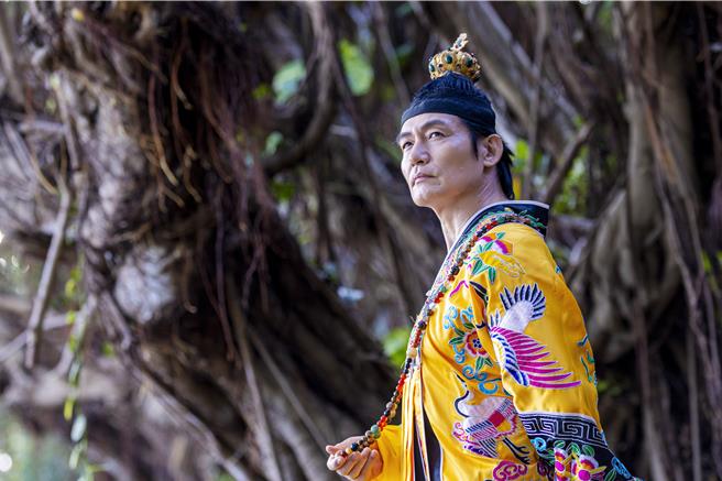 霍正奇为电影《看到灵魂的那只眼 师公》挑大梁演出男主角。（凤凰艺能提供）