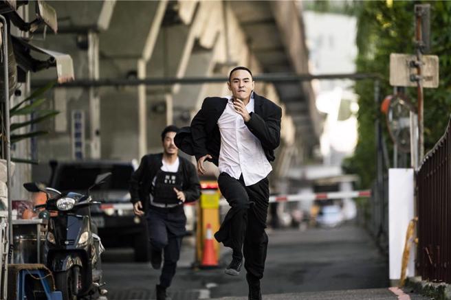 阮经天在《周处除三害》饰演通缉犯陈桂林，本人自述诠释角色参考枪击要犯刘焕荣。（一种态度电影股份有限公司提供）