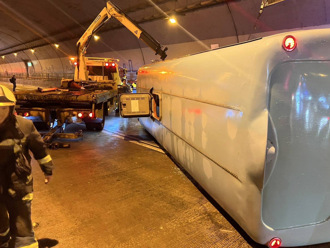 康橋校車翻覆18人受傷  公路局深夜公布校車違規紀錄