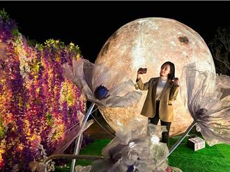 紫藤星球降落地球！迎白色情人节 紫色山城打造浪漫地景