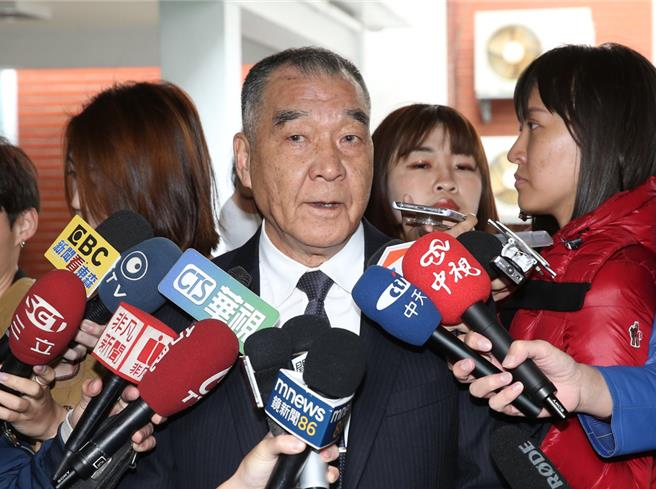 國防部長邱國正近日赴立法院備詢，坦言兩岸瀕臨開戰，每天都睡不好。（資料照／姚志平攝）