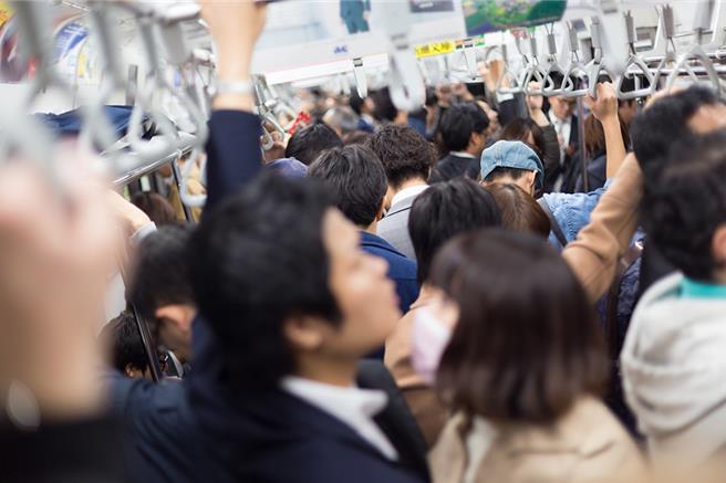 大陸公安部說明，為維護公共交通秩序、打擊犯罪，去年日常態化投入巡邏警力約1萬人。（示意圖:shutterstock/達志）