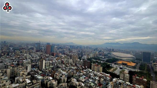 依環境部規劃碳費審議會有21名委員，近日已陸續完成圈選，並在15日召開首場會議。（報系資料照）