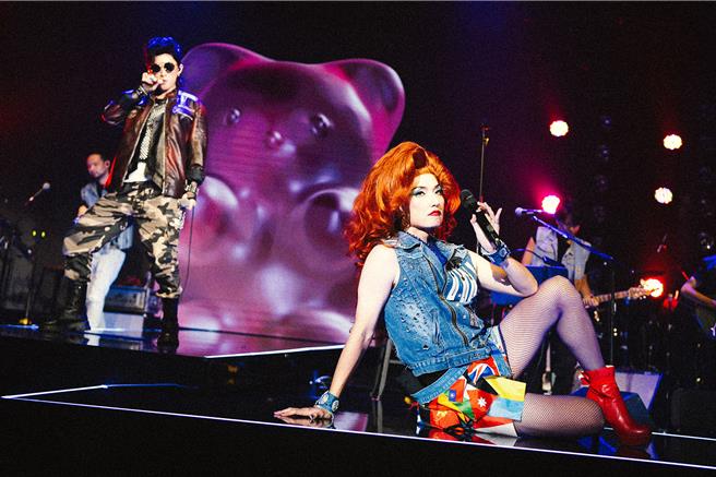 演員蕭東意（右）今年將繼續參與音樂劇《搖滾芭比》全新中文版的演出。（瘋戲樂工作室提供／李欣恬台北傳真）