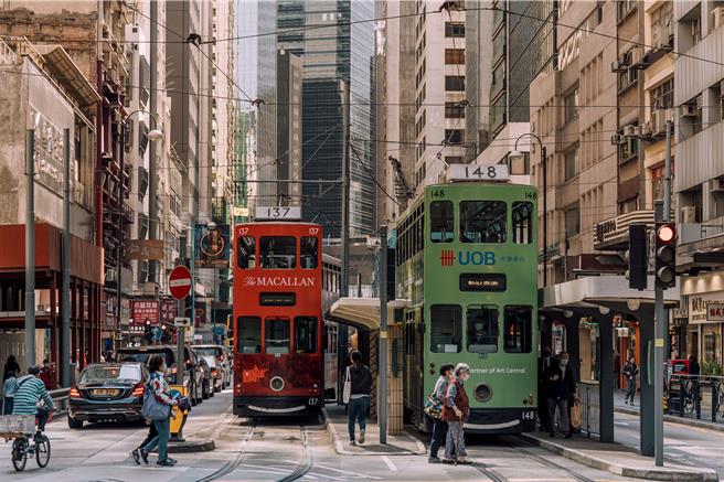 长荣航空4月12日起开航高雄－香港，提供每日1班高雄－香港飞航服务。（长荣航空提供／陈佑诚台北传真）