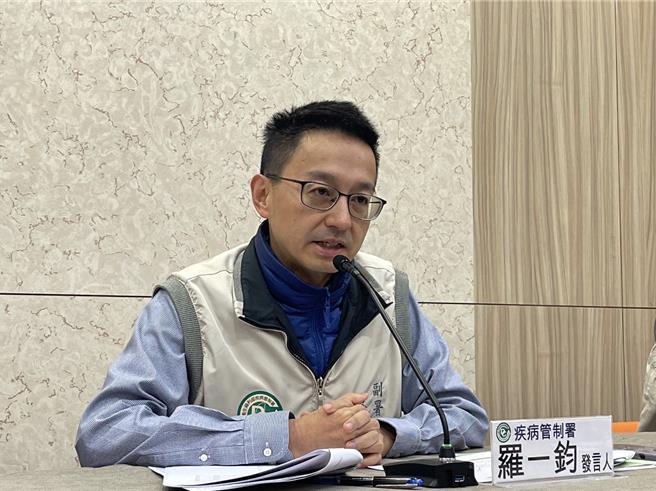 羅一鈞強調，四價流感疫苗和三價流感疫苗均安全有效且劑量無差異，每個疫苗株抗原均為固定(15μg)，預防效果均佳，不會有「無效」問題。（鄭郁蓁攝）