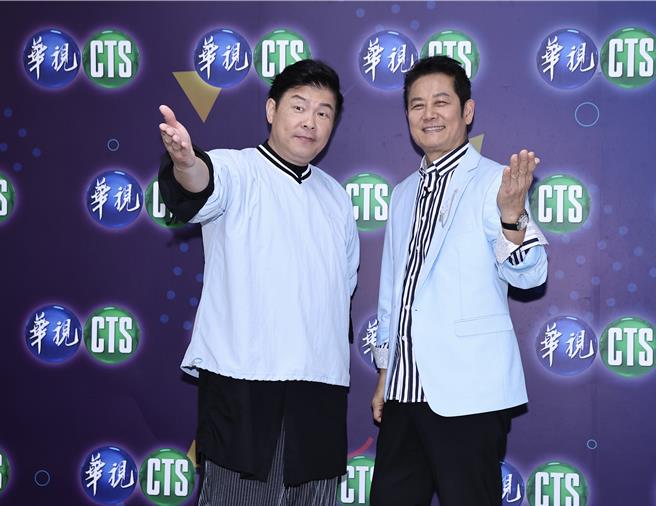 徐乃麟（右）、曾國城今聽聞虐童案都相當氣憤。（羅永銘攝）