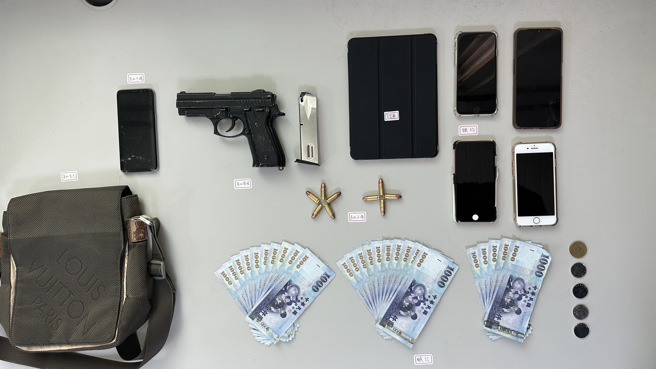 高雄1名53歲林姓男子，欲向27歲曾姓男子借錢，2人相約鼓山區青海路借貸，見面後林男卻持槍搶走車輛、現金6、7萬及手機四支，警方獲報後於5小時內將林嫌緝捕到案。（圖／警方提供）