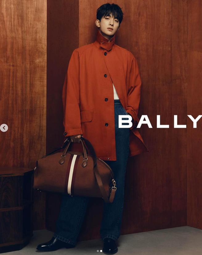 DK為其代言的瑞士精品品牌Bally拍攝2024春夏系列形象廣告。（摘自DK IG）