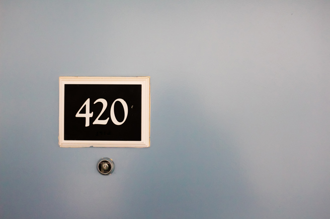 國外不少飯店不設420號房，為了房子大麻愛好者來搗蛋。(示意圖:shutterstock/達志)