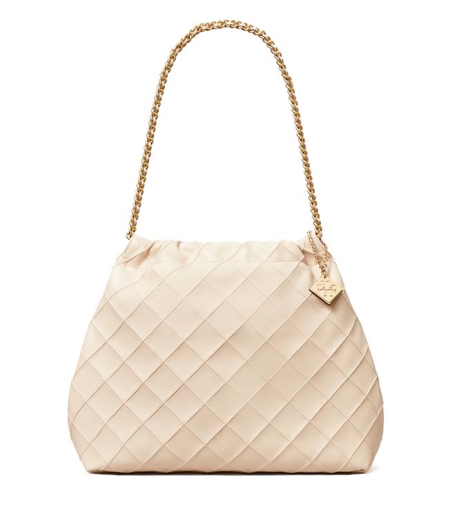 板橋大遠百Tory Burch Fleming軟皮抽繩肩背包，推薦價3萬4900元。（板橋大遠百提供）