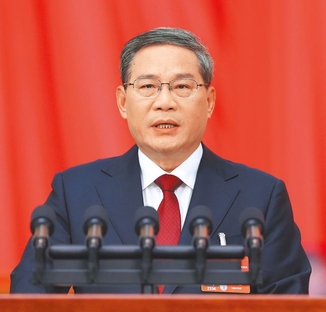 大陆国务院总理李强主持国常会讨论通过新一轮千亿斤粮食产能提升行动方案。（新华社）