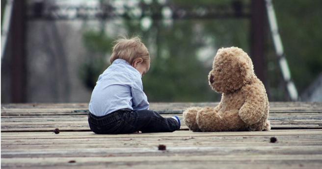 台北市一名年仅1岁的男婴剀剀（化名）遭到刘姓保母姊妹凌虐致死，亲友透露原先前保母曾要收养，以及取得儿盟的认证却都遭拒。（示意图／Pixabay）