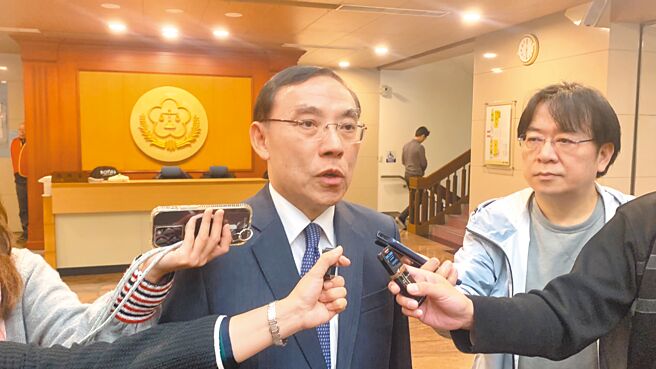 针对近期国内爆发市售食品添加辣椒粉含有「苏丹红」事件，为了确保食品安全，维护国人健康，法务部长蔡清祥11日表示，检方都会全力以赴。（赖佩璇摄）