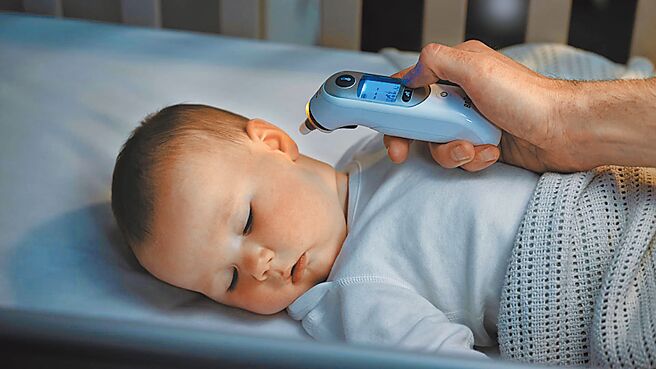 德国百灵BRAUN推出旗舰机ThermoScan 7+耳温枪 IRT6525（见图）。（恒隆行提供）