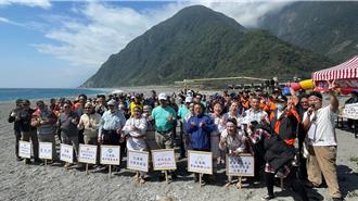 守護東海岸 欣欣水泥號召百人淨灘植樹