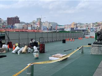 基隆文化中心門口設美化草皮 謝國樑：車阻不會移除