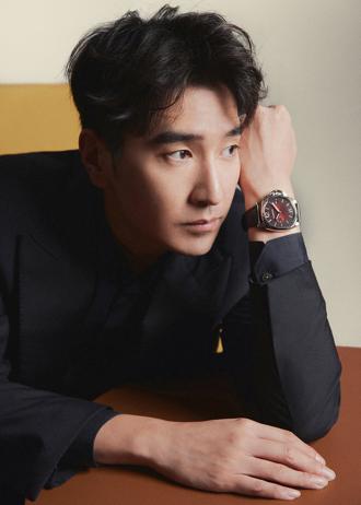 赵又廷事业婚姻双赢  沛纳海新表上手 让人称羡