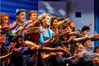 《妈妈咪呀！》暌违6年回来了！8月首登国家戏剧院