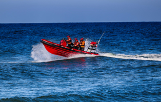印尼千島群島遊艇翻覆35人落海 46歲台籍男子下落不明