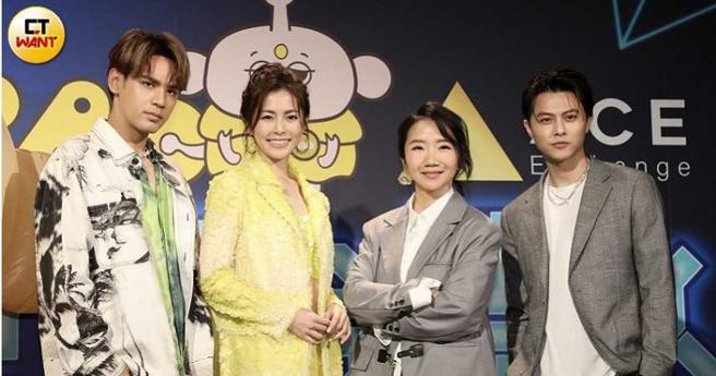 《娱乐百分百》狼人杀游戏窜红的陈零九（左1），除歌唱事业外，也也参与《BIBO愿望合伙人》多个实境秀演出。（图／许方正摄）